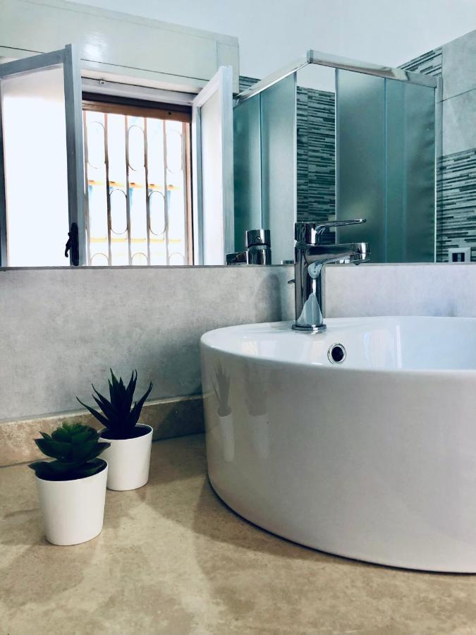 Thalassa Casa Vacanza 안치오 외부 사진